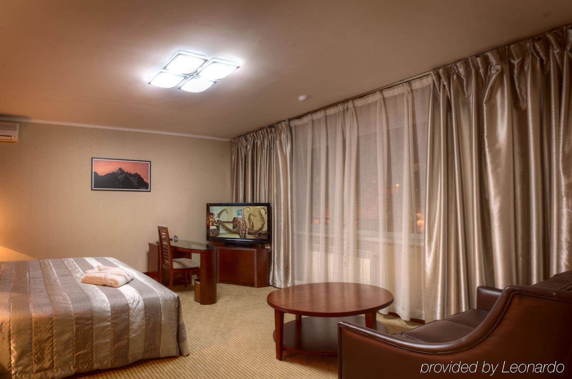 Voyage Hotel Almaty Quarto foto