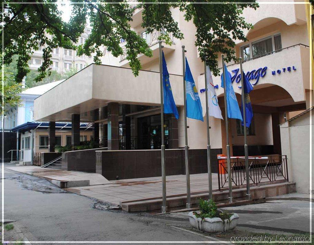 Voyage Hotel Almaty Exterior foto
