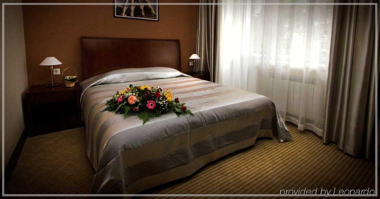 Voyage Hotel Almaty Quarto foto