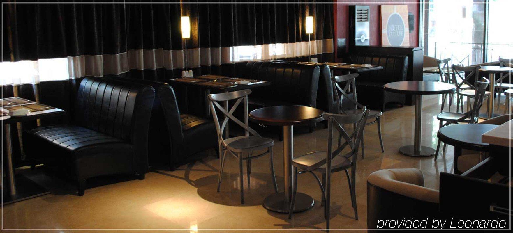 Voyage Hotel Almaty Restaurante foto